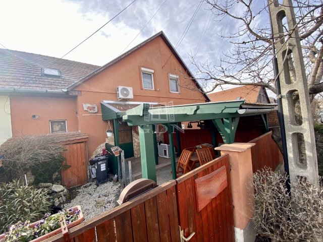 Eladó téglalakás, Szigethalmon 49.99 M Ft, 2+1 szobás