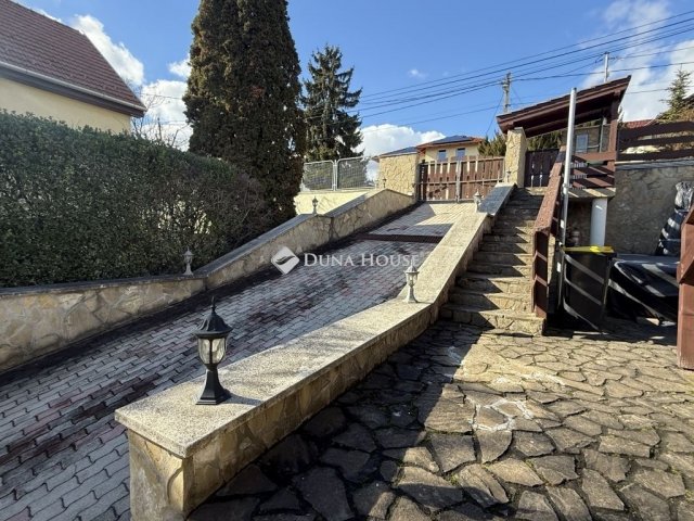 Eladó családi ház, Diósdon 199 M Ft, 6 szobás