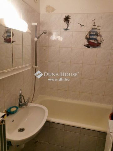 Eladó panellakás, Dorogon 53 M Ft, 3 szobás