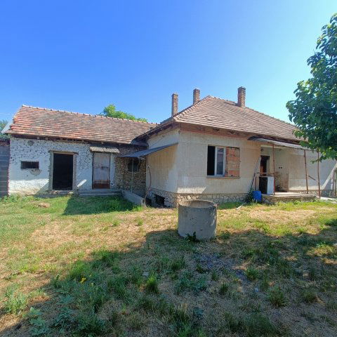 Eladó családi ház, Bakonyszentivánon 12.9 M Ft, 2 szobás