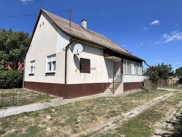 Eladó családi ház, Mátyásdombon 39.9 M Ft, 2 szobás