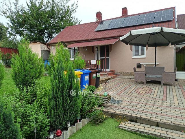 Eladó családi ház, Marcaliban 86.5 M Ft, 3+1 szobás