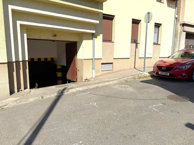 Eladó garázs, Pécsett 5.9 M Ft / költözzbe.hu