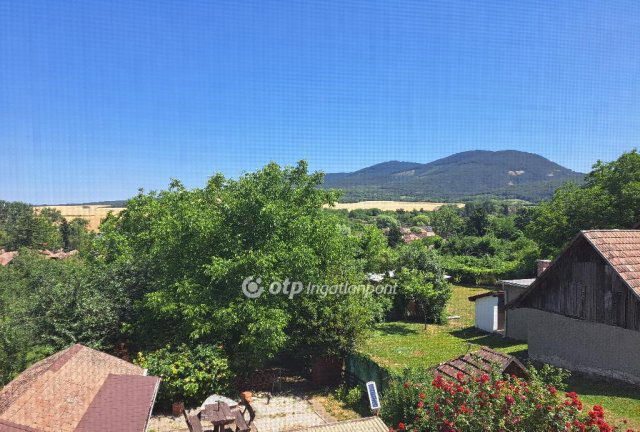 Eladó családi ház, Nagybörzsönyön 39.9 M Ft, 2+1 szobás