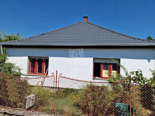 Eladó családi ház, Nagykátán 33.9 M Ft, 2 szobás