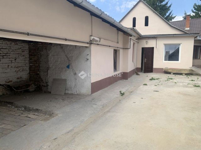 Eladó családi ház, Tolnán 36.5 M Ft, 3 szobás
