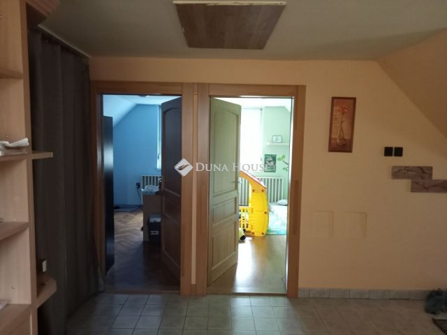 Eladó családi ház, Debrecenben 87 M Ft, 6 szobás
