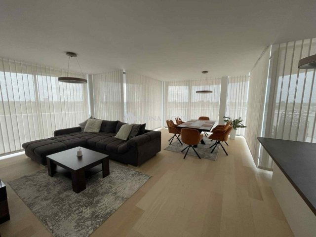 Eladó téglalakás, Szegeden 204.2 M Ft, 3 szobás