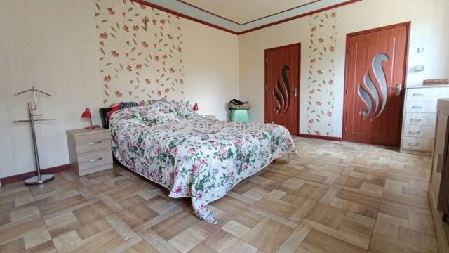 Eladó családi ház, Udvaron 27.2 M Ft, 4 szobás