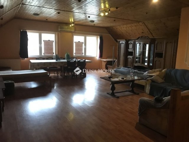 Eladó családi ház, Nagyvenyimen 90 M Ft, 3 szobás