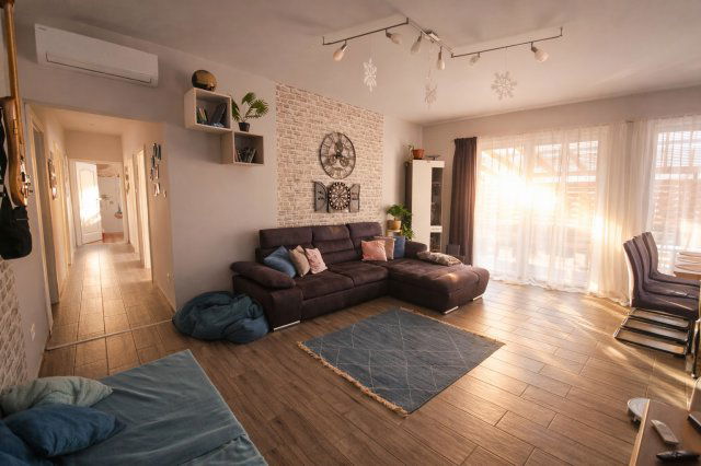 Eladó családi ház, Mikepércsen 103 M Ft, 5 szobás