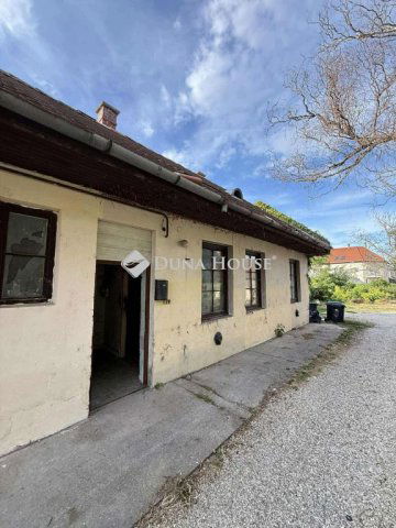 Eladó téglalakás, Mosonmagyaróváron 14.99 M Ft, 3 szobás
