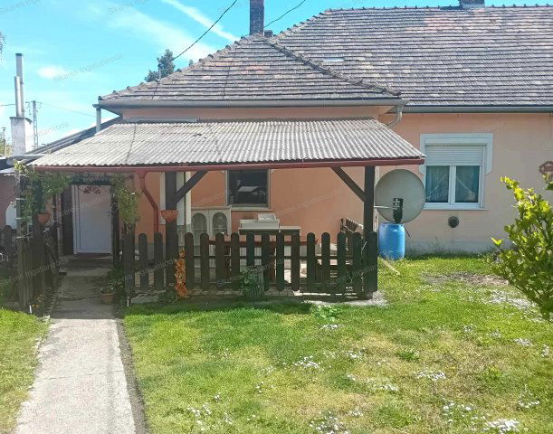 Eladó sorház, Tatabányán 23.5 M Ft, 2+1 szobás