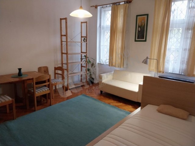 Kiadó téglalakás, albérlet, Budapesten, I. kerületben