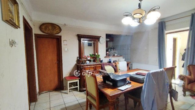 Eladó családi ház, Túrkevén 16.8 M Ft, 3 szobás