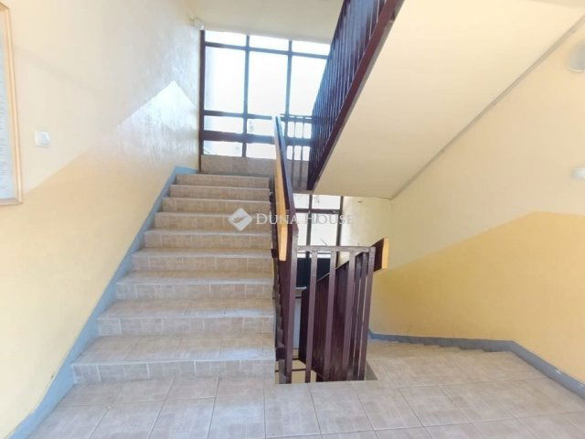 Eladó téglalakás, Mohácson 32 M Ft, 3 szobás