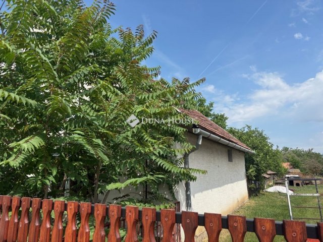 Eladó családi ház, Nagylókon 24 M Ft, 2 szobás