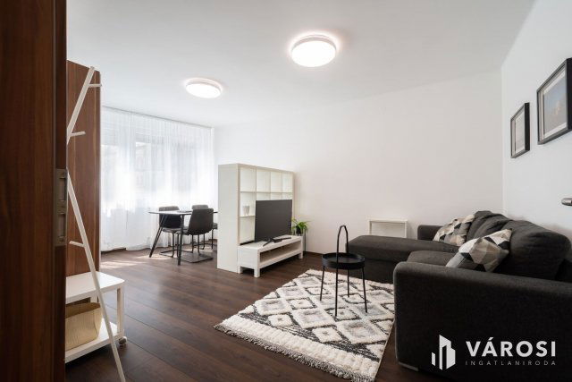 Kiadó iroda, Budapesten, VI. kerületben 320 E Ft / hó, 2 szobás