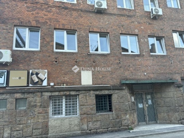 Eladó téglalakás, Budapesten, XXI. kerületben 31.5 M Ft