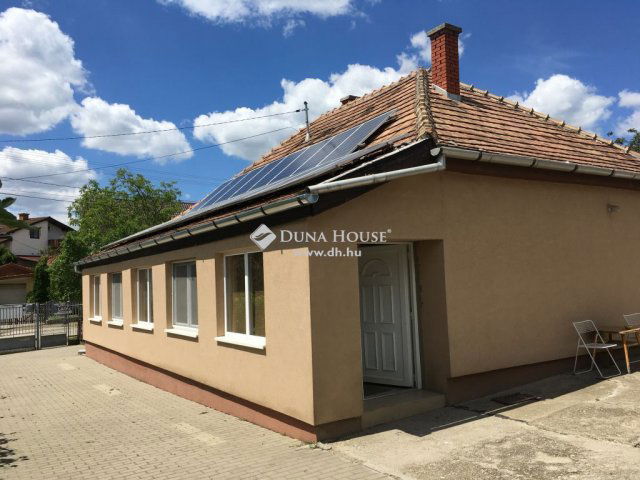 Eladó családi ház, Pétfürdőn 69.9 M Ft, 3 szobás