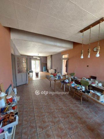 Eladó családi ház, Martonvásáron 85 M Ft, 3 szobás