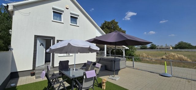 Eladó családi ház, Délegyházán 178.999 M Ft, 2 szobás