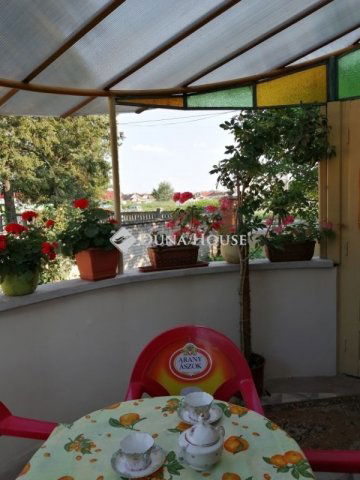 Eladó családi ház, Cegléden 59.9 M Ft, 2 szobás