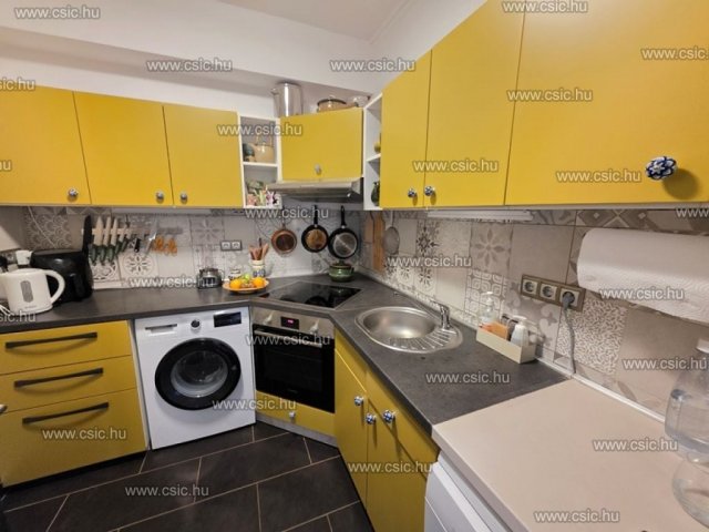 Eladó téglalakás, Pomázon 78.8 M Ft, 2 szobás