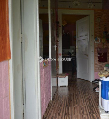 Eladó családi ház, Tetétlenen 5.7 M Ft, 2 szobás