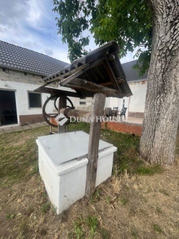 Eladó családi ház, Egyházashetyén 37.3 M Ft, 2 szobás