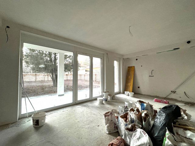 Eladó téglalakás, Pécsett 125.55 M Ft, 3 szobás