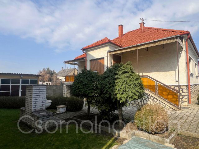 Eladó családi ház, Kapuváron 59.9 M Ft, 3 szobás