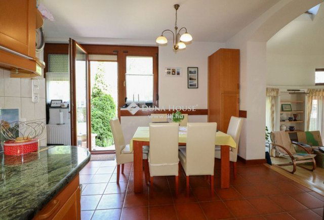 Eladó családi ház, Budapesten, III. kerületben 249 M Ft