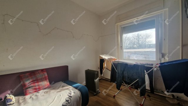 Eladó családi ház, Szákszenden 38.5 M Ft, 3 szobás