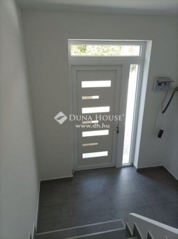 Eladó téglalakás, Budapesten, XVI. kerületben 69.9 M Ft