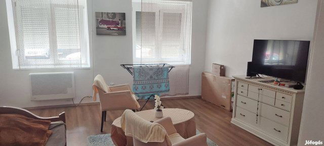 Eladó téglalakás, Dombóváron 14.4 M Ft, 1 szobás