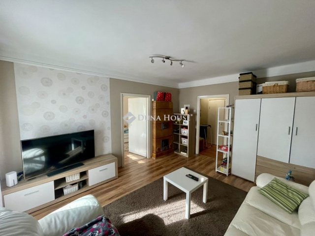 Eladó téglalakás, Dombóváron 31.9 M Ft, 2 szobás