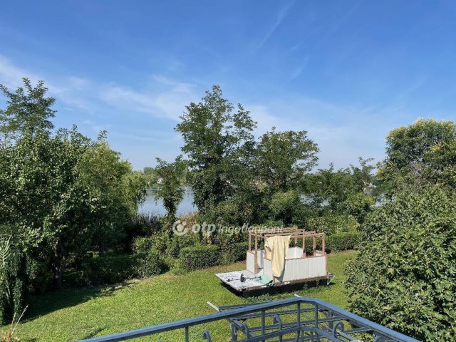 Eladó családi ház, Kiskunlacházán 450 M Ft, 5+1 szobás