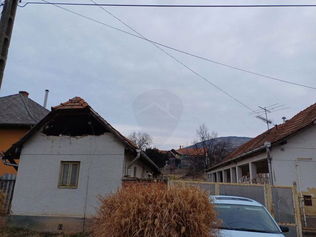 Eladó családi ház, Apcon 7 M Ft, 2 szobás / költözzbe.hu
