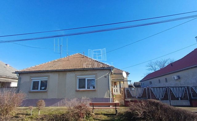 Eladó családi ház, Csávolyon 21.5 M Ft, 2 szobás