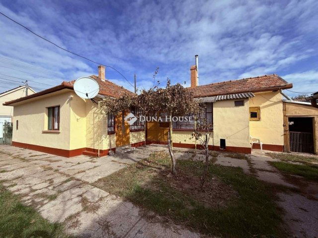 Eladó családi ház, Lajosmizsén 27 M Ft, 3 szobás