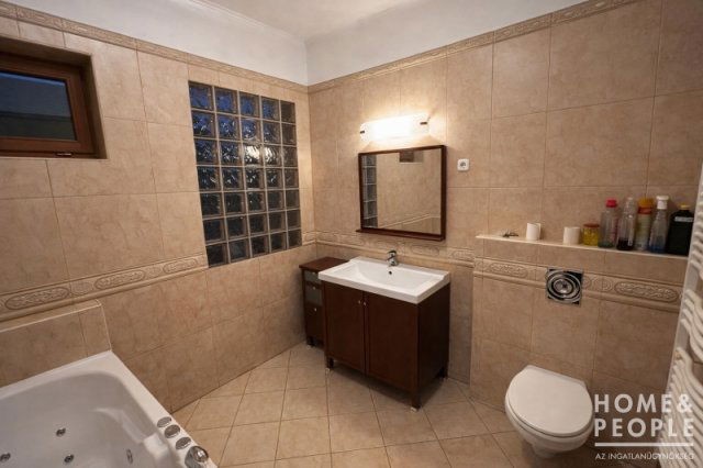 Eladó családi ház, Szegeden 129.9 M Ft, 3 szobás