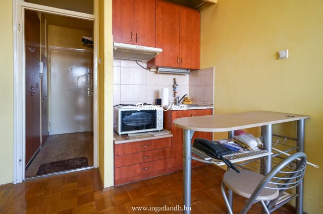 Eladó téglalakás, Nyíregyházán 19.99 M Ft, 1 szobás