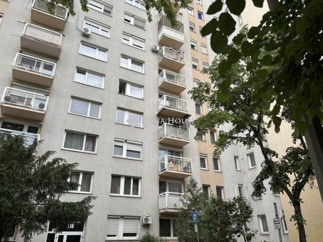 Eladó panellakás, XXI. kerületben, Kossuth Lajos utcában