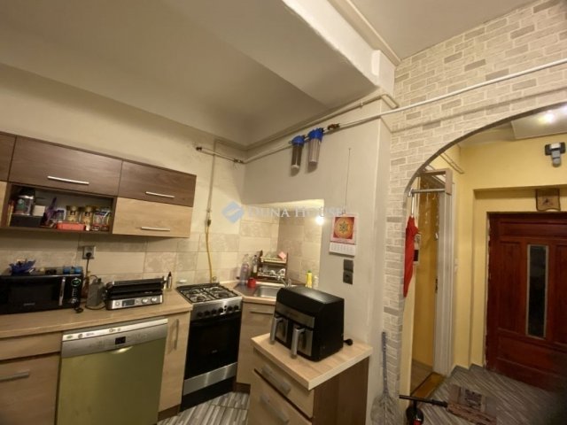 Eladó családi ház, Szegeden 90 M Ft, 4 szobás