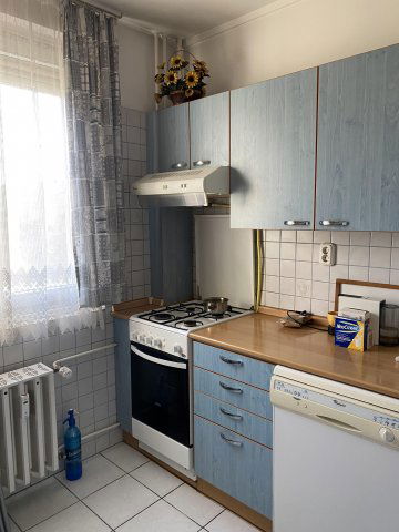 Eladó panellakás, Szegeden 56.5 M Ft, 2+1 szobás