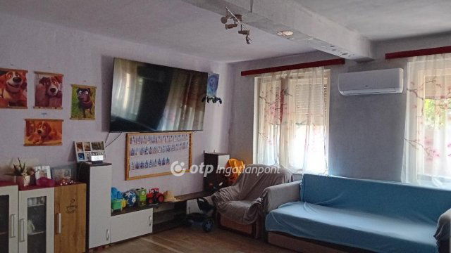 Eladó családi ház, Kiszomboron 28 M Ft, 3 szobás