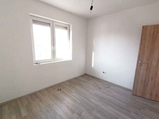 Eladó családi ház, Szigetszentmiklóson 94.9 M Ft, 5 szobás