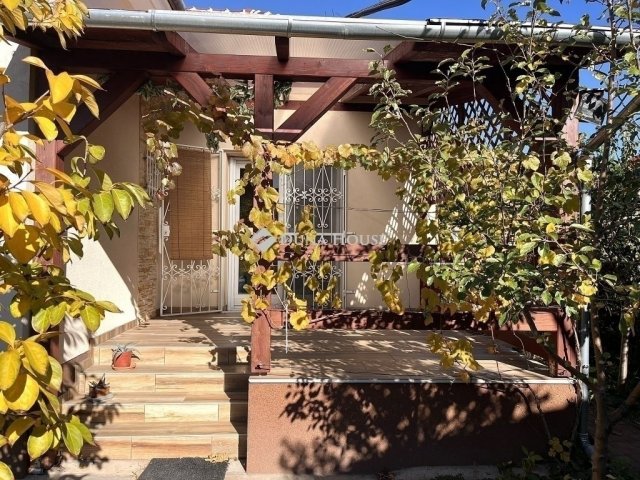 Eladó családi ház, Budapesten, XVIII. kerületben 140 M Ft