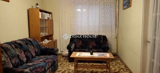 Eladó családi ház, Taksonyon 71 M Ft, 5 szobás